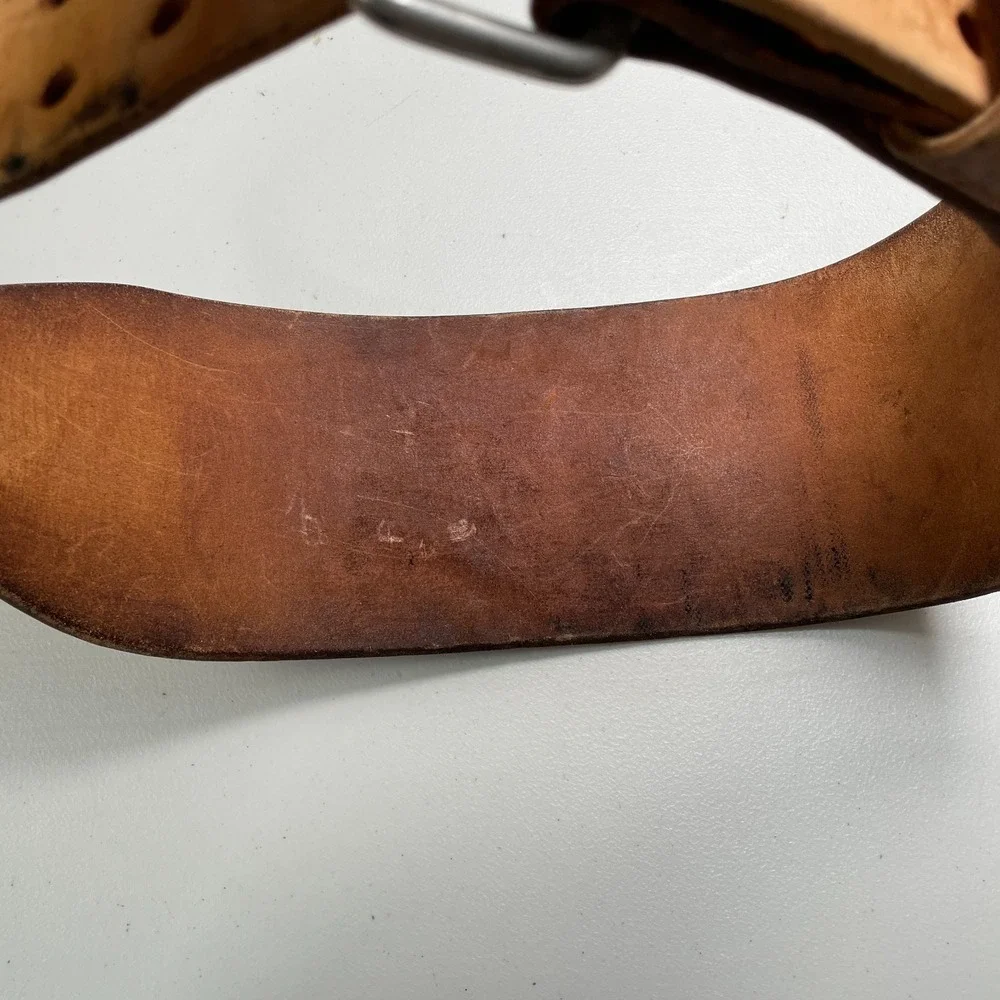 Vintage‎ Altus Power Weight Lifting Belt Size Medium Thick Leather Double Prong